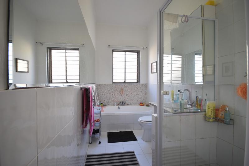 2 Bedroom Property for Sale in Sea Point Western Cape